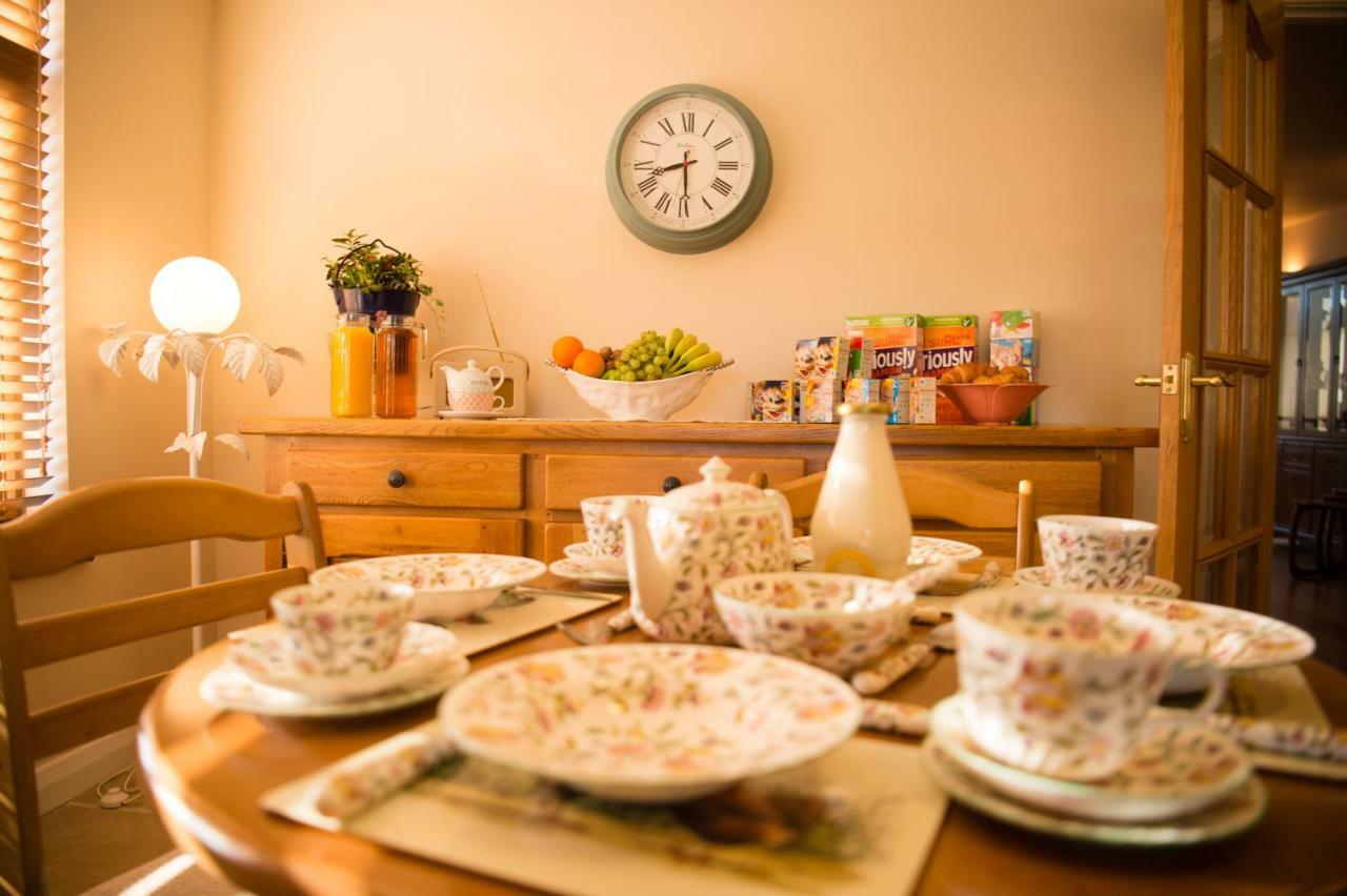 Y Grange Bed and Breakfast Llanfihangel-y-Creuddyn Exteriör bild