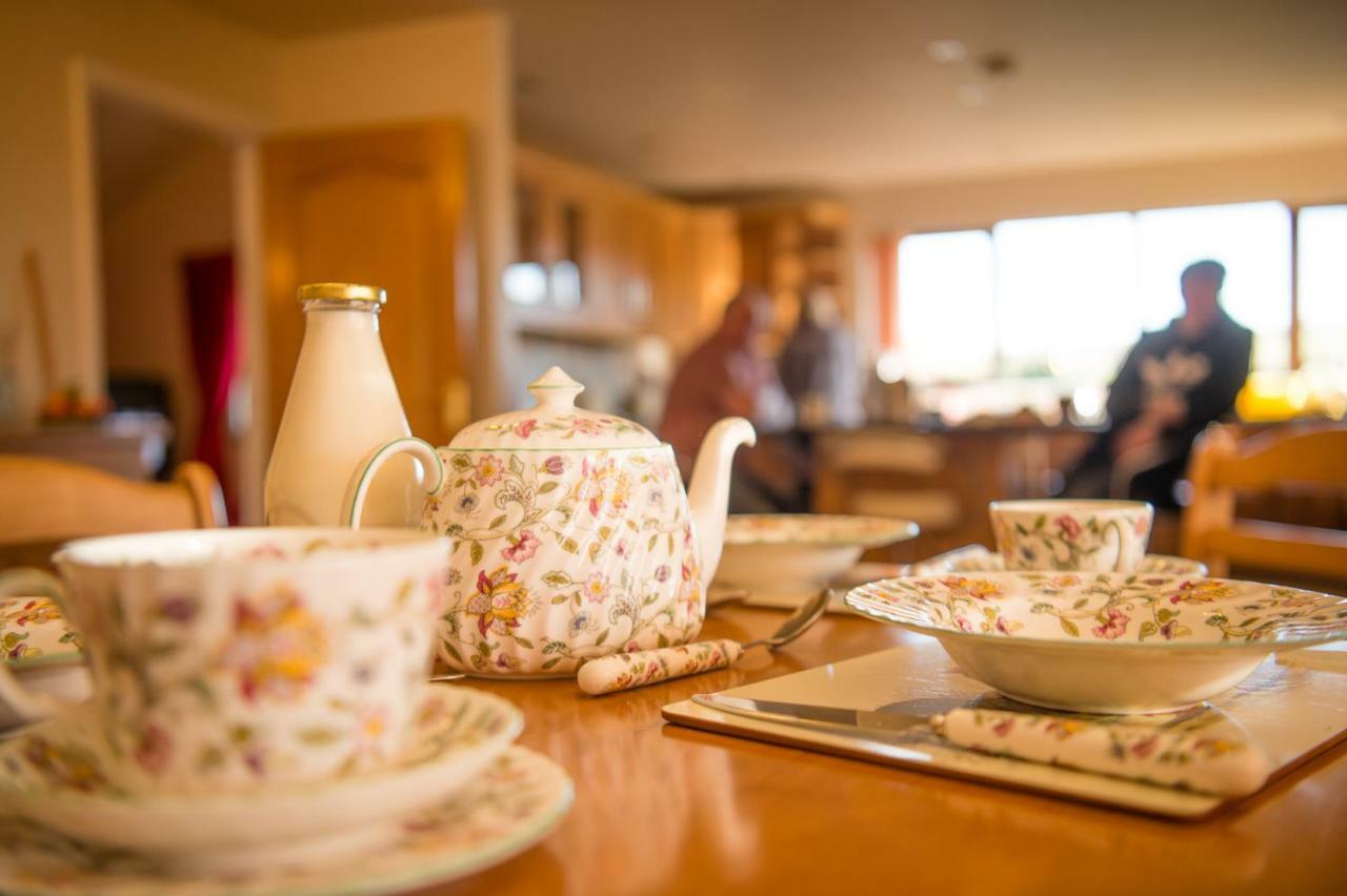 Y Grange Bed and Breakfast Llanfihangel-y-Creuddyn Exteriör bild